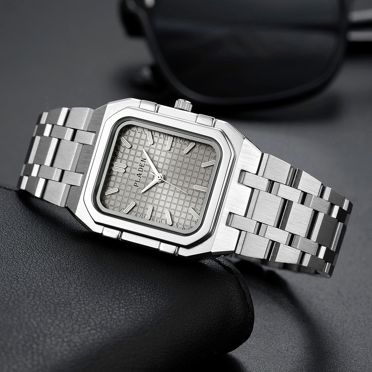Marca de luxo azul dial homem  - Luxury Watch Magazine avaliação e preço