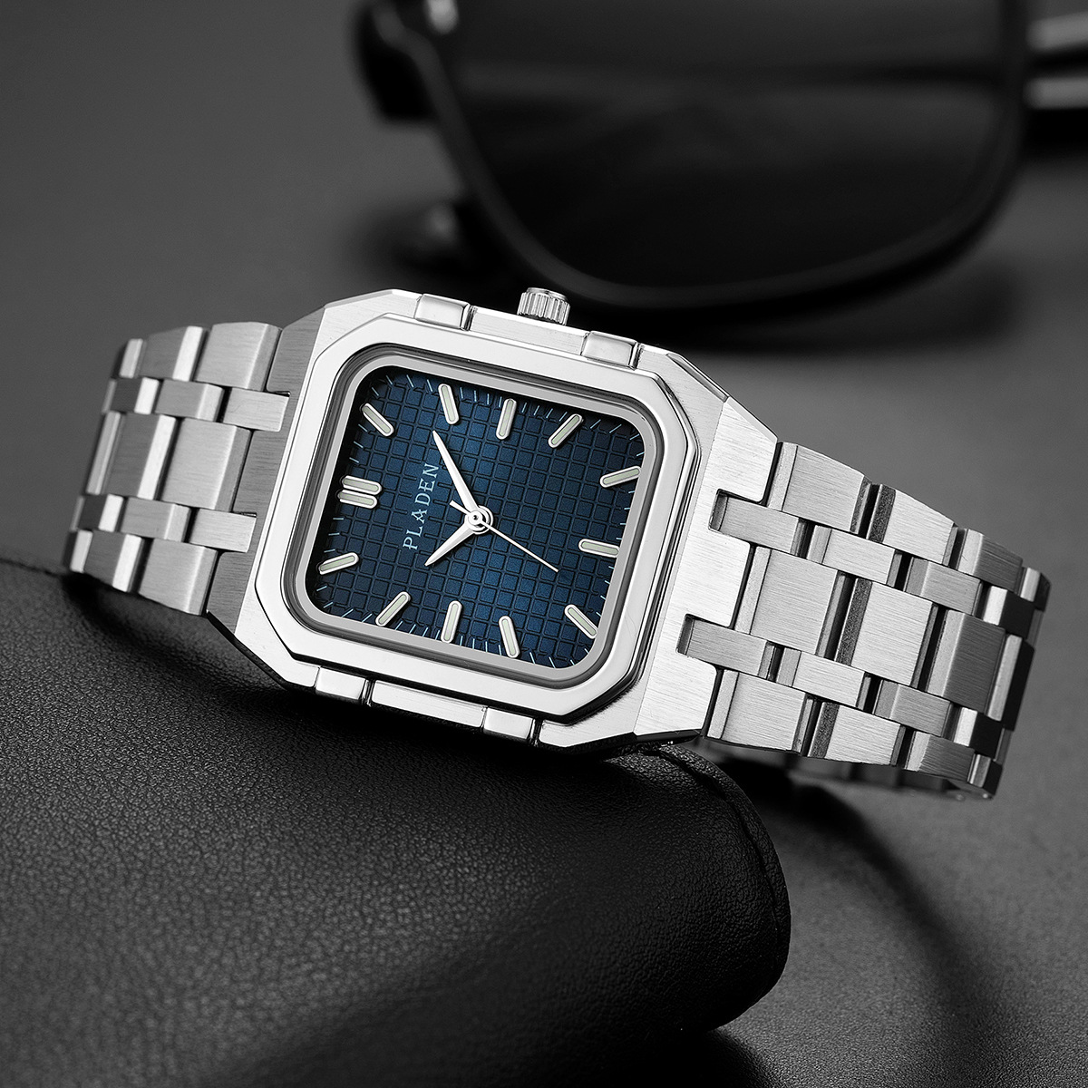 Marca de luxo azul dial homem  - Luxury Watch Magazine avaliação e preço
